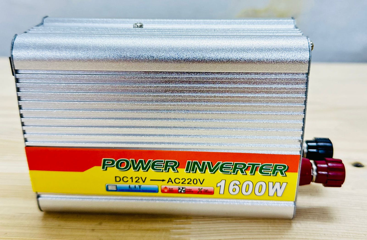 INVERTER FESZÜLTSÉG ÁTALAKÍTÓ 1600W